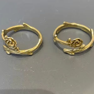 Anillos de Plata Vintage con Grabado de Rosa, Joyería de Moda Hippie Apilable Unisex, Estilo Bohemio para Regalo - Product Image 1