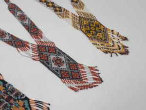 Elegantes Collares de Cuentas de Vidrio Hechos a Mano con Cuentas Vibrantes y Patrones Estilizados, Atractivo de Moda Atemporal, Estilo Étnico Hindú para Fiestas - Product Image 4