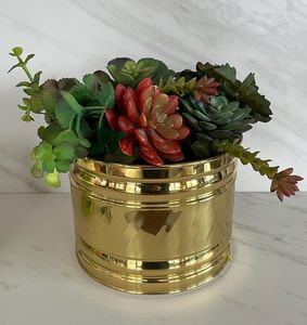 Grand pot en métal pour plantes, fleurs et jeunes arbres, avec structure profonde, base ronde et finition dorée - Product Image 3