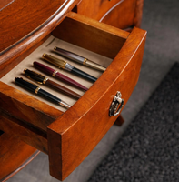 Console en bois au look premium avec des sculptures élégantes pour une mise en scène élégante dans le couloir et une pièce d'appoint décorative