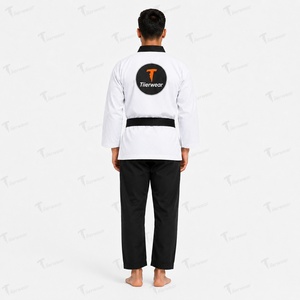Tenue d'entraînement de Taekwondo Dobok – Ensemble veste et pantalon en tissu léger, respirant et durable, col en V, coupe confortable, personnalisable - Product Image 5