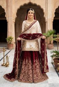 Kurta tradicional bordada, lehenga con dupatta con estampado floral para mujer, vestido de seda y terciopelo para bodas y compromisos en India y Pakistán. - Product Image 3
