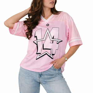 Jersey de Fútbol Americano Personalizado en Malla Rosa para Mujer, Transpirable, de Poliéster, Corte Holgado, Marca Privada, Fabricante de Ropa Deportiva OEM - Product Image 4