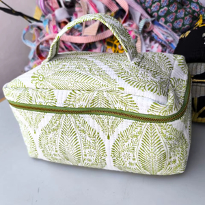 New Arrival Eco-Friendly Reusable Cotton Travel Bag Beautiful Floral Print <b>Vanity</b> Bags Zipper Closure Fashion Small Cosmetic Bag - Product Image 1
