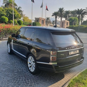 Range Rover Vogue en Estado Premium, SUV de Lujo, Diseño de Alta Gama, Motor Potente, Experiencia de Conducción de Lujo, Listo para Exportar - Product Image 6