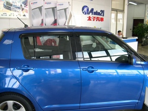 แผ่นบังแดดหน้าต่างรถยนต์ วัสดุ PMMA สีรมควัน ยี่ห้อ HIC  เข้ารูป 100% สำหรับ SUZUKI SWIFT 5 ประตู ปี 2005-2010 - Product Image 3