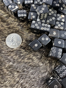 Dés à jouer en corne d'animal écologiques de haute qualité, uniques et très demandés, accessoire de jeu vintage noir premium, artisanat Saniya - Product Image 5