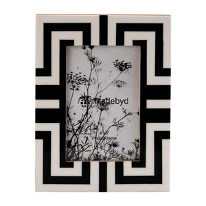 Marco de Fotos Creativo de Lujo Hecho a Mano con Incrustaciones de Hueso y Acabado Brillante, Decorativo de Diseño por Tradebyd - Product Image 2