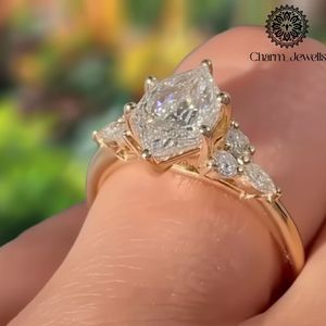 แหวนหมั้นผู้หญิง Charm_Jewells ชุบทองคำสีกุหลาบ เงินแท้ ประดับเพชรโมอิสซาไนต์ทรงปรินเซสคัท รับรองโดย IGI ดีไซน์คลาสสิกแบบมงกุฎ - Product Image 1