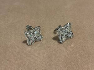 Boucles d'oreilles clous en moissanite de haute qualité, forme poire et diamant rond, motif fleur de lotus, plaqué or avec argent 925, bijoux élégants pour elle - Product Image 4