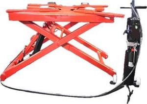 Elevador de Tijera Portátil Hidráulico para Coches y Motocicletas, Plataforma Roja con Bomba de Pie - Product Image 2