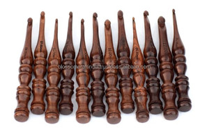 Ganchillo de madera ecológico para tejer, herramienta artesanal para tejer con hilo, agarre suave y cómodo - Product Image 2