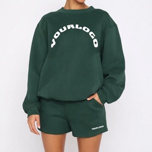 Conjunto de sudadera de 2 piezas para mujer, verde, de forro polar, cuello redondo, manga larga, ajuste holgado, pantalones cortos informales hasta la rodilla con estampado de letras, forro térmico, para otoño - Product Image 1