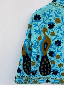 Veste courte matelassée en coton brodée Suzani unisexe coupe-vent élégante pour la plage, collection automne-hiver, cadeau pour elle - Product Image 4