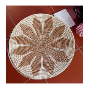 Assiette murale suspendue en macramé en jonc de mer fait main de Can Tho, design moderne, motif personnalisable, ensemble multi-pièces pour usage domestique et commercial - Product Image 2