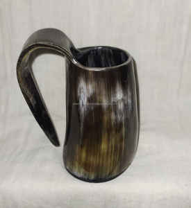 Jarra Miniatura Artesanal Auténtica y Ecológica de Cuerno Natural Pulido, Hecha por ARTWORK MAESTRO - Product Image 2