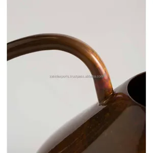Arrosoir en métal artisanal finition antique pour plantes, design moderne et minimaliste, pour l'entretien des plantes d'intérieur, Zahid Exports - Product Image 4