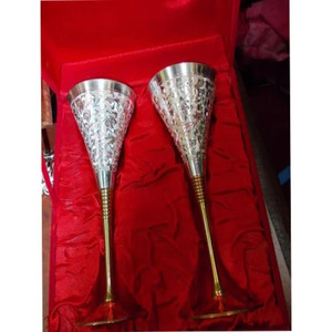Juego de Copas de Cobre Hechas a Mano, Plateadas en Oro, Ecológicas, con Diseño en Relieve, Estilo Clásico, Caja de Regalo para Bodas - Product Image 1