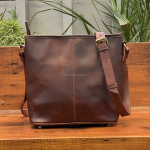 2025 vente en gros mode main en cuir repoussé haute qualité goujons messager polyvalent sacs à bandoulière femmes cheveux sur peau de vache sacs à main - Product Image 5