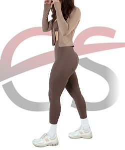 Women's Fitted <b>Long</b> <b>Sleeve</b> Zipper Front Gym Jacket Solid Color Polyester Activewear <b>Top</b> for Fitness Yoga Running - Product Image 6