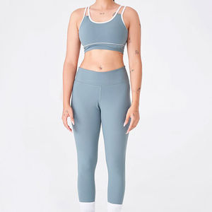 Ensemble de yoga et de fitness entièrement personnalisé, taille standard, legging et soutien-gorge unis teints, pour femmes. - Product Image 2