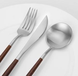 Juego de Cubiertos de Acero Inoxidable Ecológico y Sostenible de Alta Calidad con Mangos Marrones Mate Premium para una Comida Duradera y Resistente al Óxido - Product Image 3