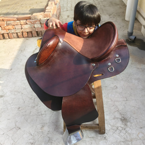 Selle Western Artisanale de Haute Qualité |   Construction en cuir durable |   Équipement de confort idéal pour la conduite sur sentiers et dans les ranchs |   2026 Premium - Product Image 2