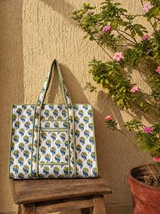 Sac fourre-tout matelassé en coton imprimé à la main pour femme, tendance, lavable, magnifique accessoire de shopping - Product Image 3