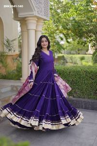 Vestido de Rayón de Buena Calidad con Detalles de Gota Patti y Encaje Lumpi, Colección de Conjuntos con Dupatta Jacquard, Venta al Por Mayor - Product Image 2