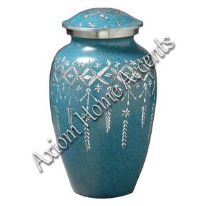 Sofisticada urna de cremación de aluminio con detalles artesanales Una hermosa urna de recuerdo de Axiom Home Accents - Product Image 5