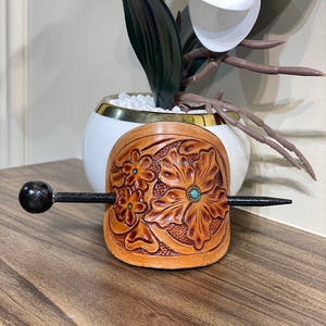 Barrette à cheveux gravée en cuir véritable Épingles à fleurs occidentales Style rétro Bâton à cheveux en cuir bohème Style sud-ouest Barrette à cheveux - Product Image 2