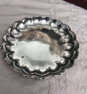 Flower Shaped hot Sale Aluminum Metal Decorative Serving Tray Handcrafted Metal Round Jewelry <b>Display</b> Platter For Coffee <b>Table</b> - Product Image 5
