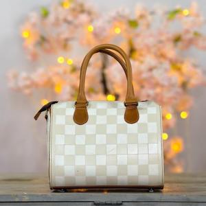 Bolso de Mano de Cuero Vacuno de Lujo con Diseño Floral en Relieve, Cierre de Cremallera con Recorte en Forma de Corazón, Bolso Duradero para Mujer - Product Image 3