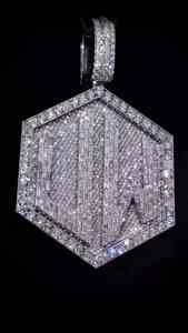 Collier personnalisé hexagonal avec initiale pour homme, plaqué or blanc de qualité supérieure, finition argentée, pendentif initial en moissanite - Product Image 6