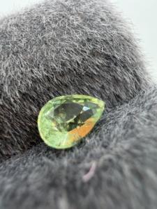 Zafiro Verde Natural Corte Pera 1.00CT Sin Calentamiento Sin Luz Artificial de Ceilán, Sri Lanka Sin Orificio para Joyería - Product Image 2