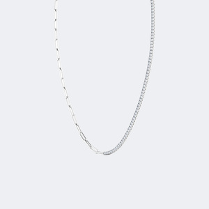 Collier de luxe plaqué or avec diamants de laboratoire ronds taille brillant 4.00CTW, sertis à griffes, couleur E - Product Image 5