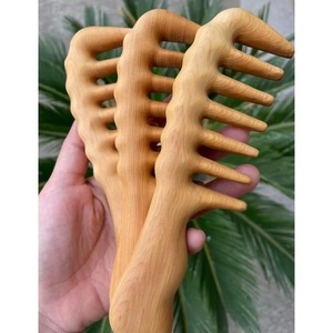 Peine de madera de bambú para masaje capilar, ecológico, de bambú natural, de dientes anchos, desenredante, hecho a mano, sin electricidad estática, de madera natural - Product Image 5