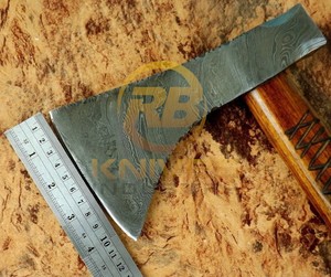 ขวานเหล็กดามัสกัสเกรดอุตสาหกรรมทำมือ ด้ามไม้ ทอมฮอว์ก ขวานขนาดเล็ก สำหรับตั้งแคมป์ เอาตัวรอดในป่า บุชคราฟท์ OEM - Product Image 3