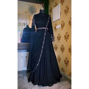 Vestido de Fiesta FB Negro Talla XL con Lentejuelas y Trabajo Dori de 1 kg para un Look Elegante - Product Image 4