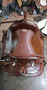 Sillín de caballo personalizado de alta comodidad para montar sillín de carreras de barril occidental de cuero genuino elegante en marrón con juego de tachuelas - Product Image 5