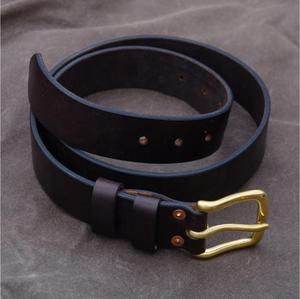 Ceinture en cuir noir avec boucle en laiton doré, ceintures de luxe pour accessoires masculins, designs personnalisés durables, ceintures formelles pour hommes en vente - Product Image 1