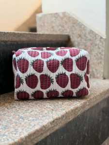 Pochette de voyage portable en coton écologique imperméable à motif pompon, taille moyenne, avec fermeture éclair, étui à maquillage au design mignon de fruits - Product Image 1