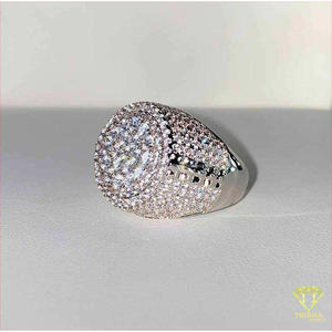 Bague cocktail pour homme en argent 925 de qualité supérieure avec diamant de laboratoire, design bombé audacieux et surdimensionné, pour les détaillants de bijoux en gros - Product Image 6