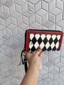 Nouveauté : Étui de téléphone en cuir fait main, motif damier noir et blanc élégant, style vintage, portefeuille pour femme avec dragonne - Product Image 2