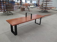 Banc de jardin en acier galvanisé et WPC, sans dossier, taille et design personnalisés, vente en gros directe d'usine