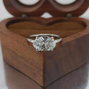 Bague de fiançailles solitaire en diamant de laboratoire de 2 carats, couleur D, clarté VVS2, certifiée IGI, taille ovale, style tendance EAST to WEST - Product Image 1