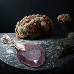 จี้ปะการังทับทิมธรรมชาติขนาด14X12X3มม. สำหรับทุกเพศ2.1gm สไตล์ชาติพันธุ์ล่าสุดได้รับการออกแบบด้วยการชุบทองเงินสำหรับเด็ก - Product Image 1