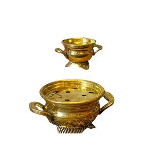 Brûleur d'encens en métal de qualité supérieure, idéal pour créer une ambiance respectueuse lors d'événements religieux et familiaux - Product Image 1