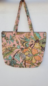 Sacs à bandoulière faits main avec des broderies Kantha, design indien, sacs en tissu Kantha faits à la main, sacs Kantha anciens. - Product Image 6