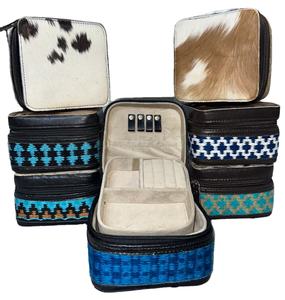 Estuche Organizador de Joyas Multifuncional de Cuero con Estampado Animal, Cierre de Cremallera, Compacto y Portátil para Mujer - Product Image 1